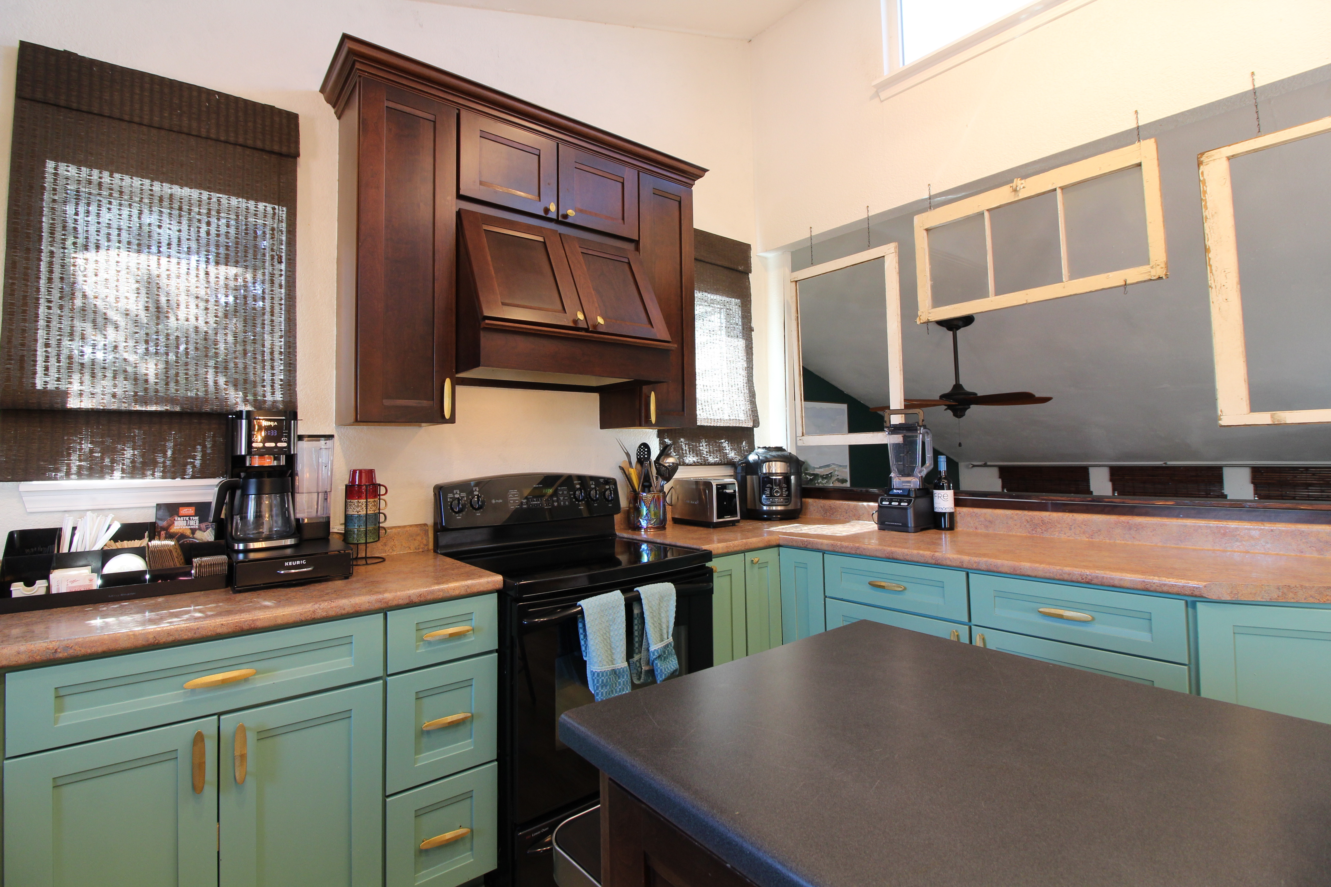 Coffee & Beverage Bar