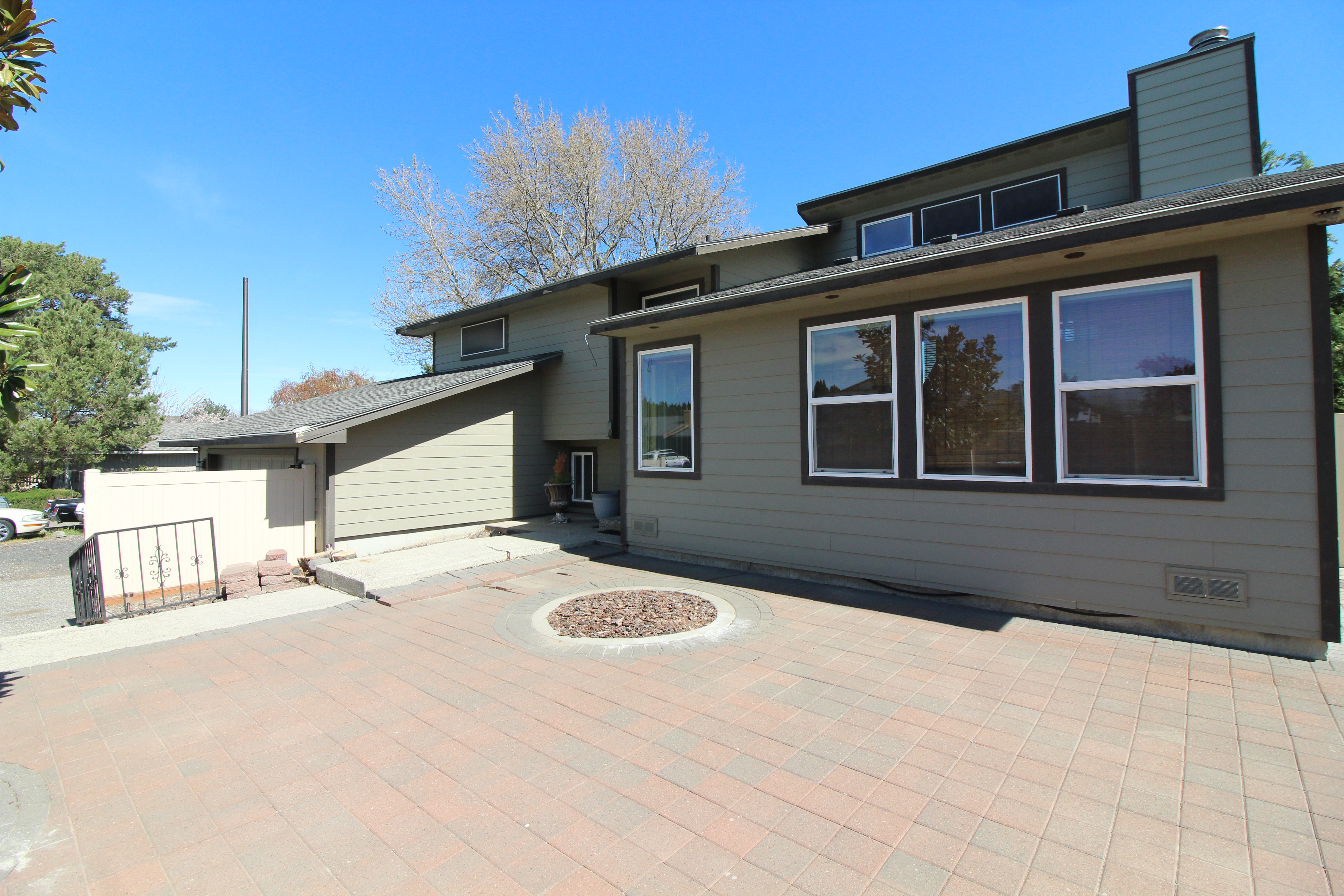 Exterior Architecture & Patio