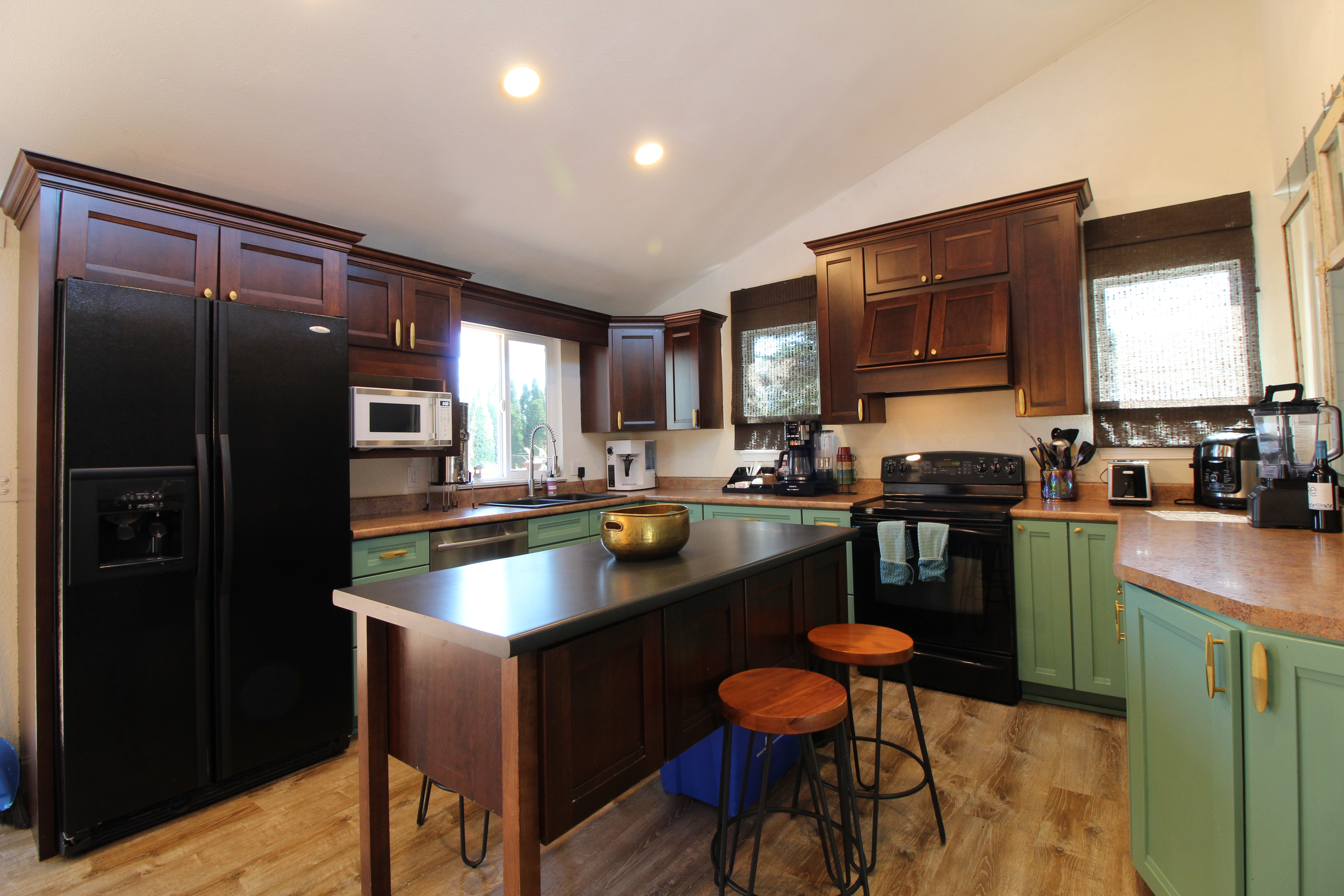 Bright Dining & Cooking Area