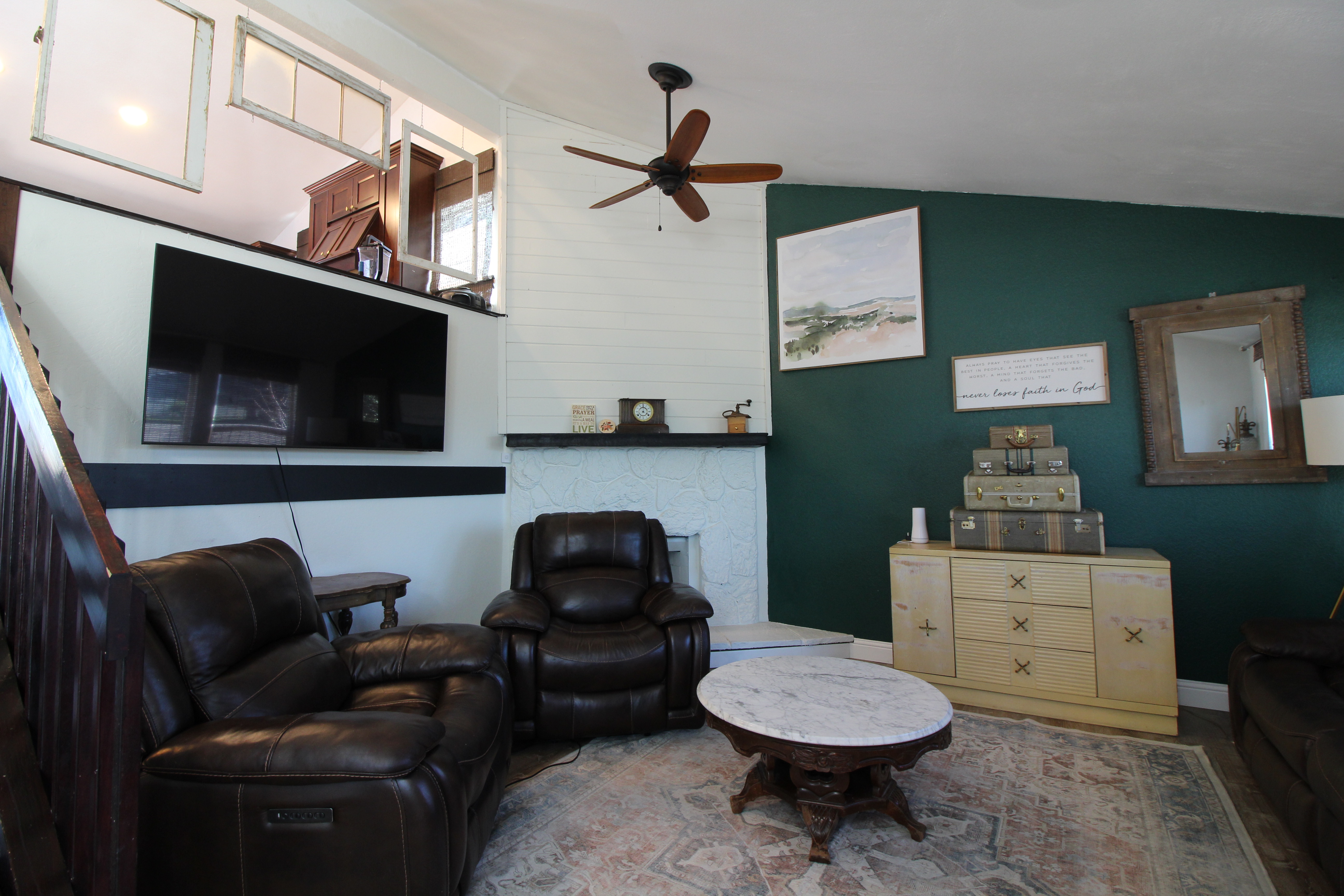Living Room Sitting Area & TV