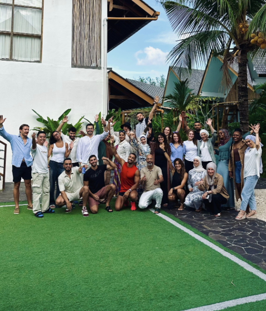moments-group-lawn-celebration.webp