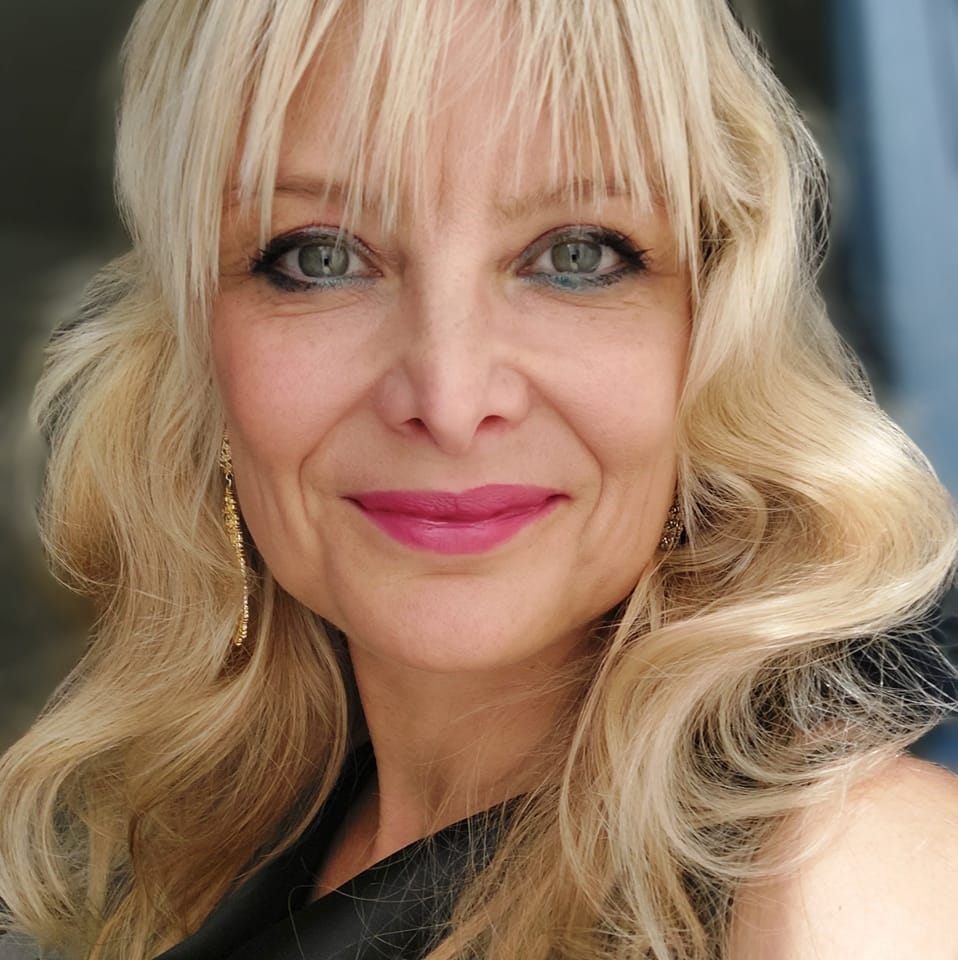 Dörthe Buchmann – Lebensfreude-Entfacherin & Karma-Expertin