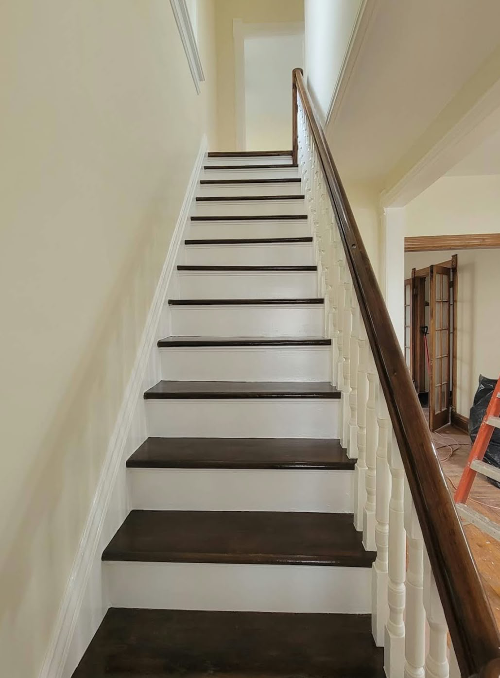 Hardwood Staircase & Two-Tone Trim Finish