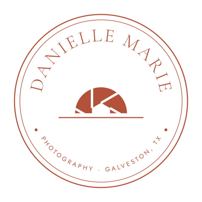 Danielle Marie Photography seal