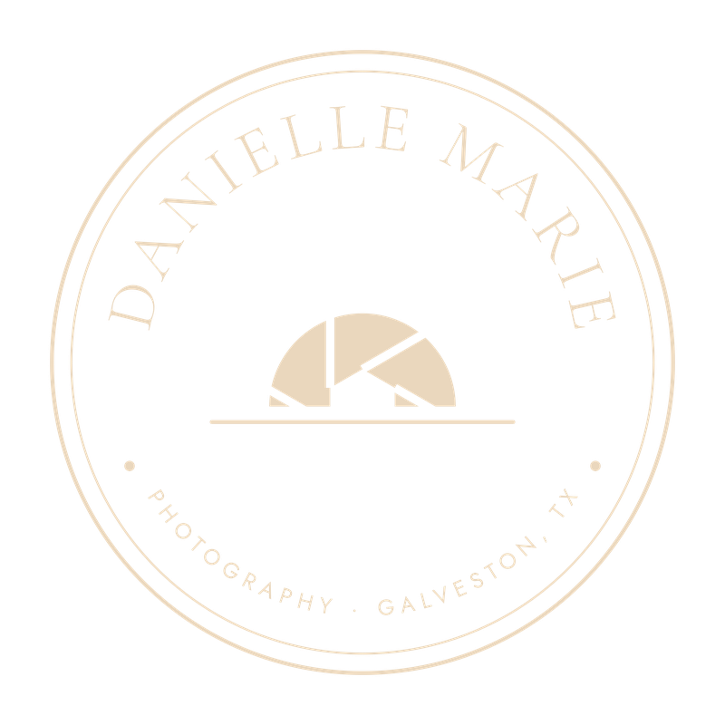 Danielle Marie Photography seal