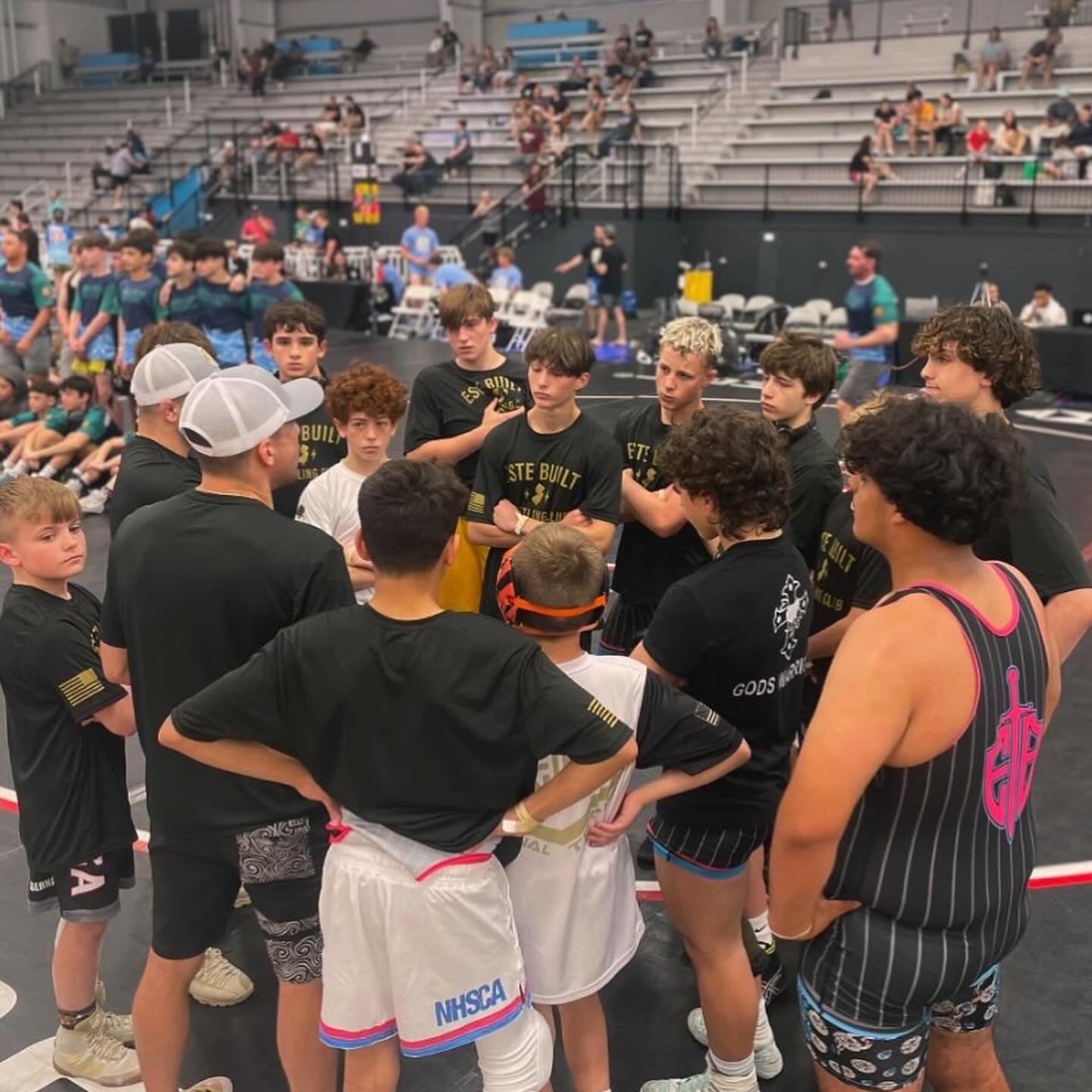 Este Built wrestlers competing as a team