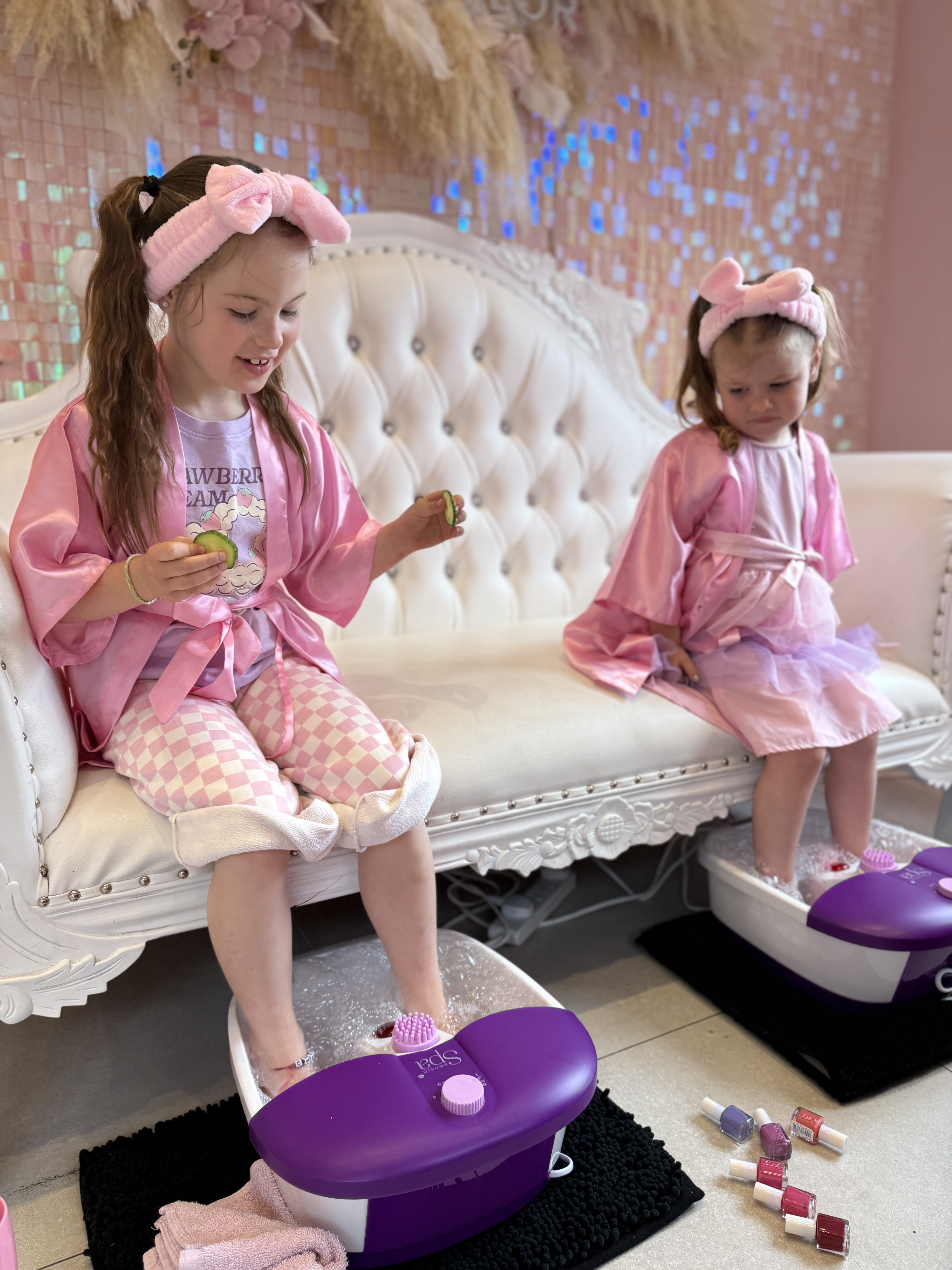 Bubbling foot spas on the royal chaise