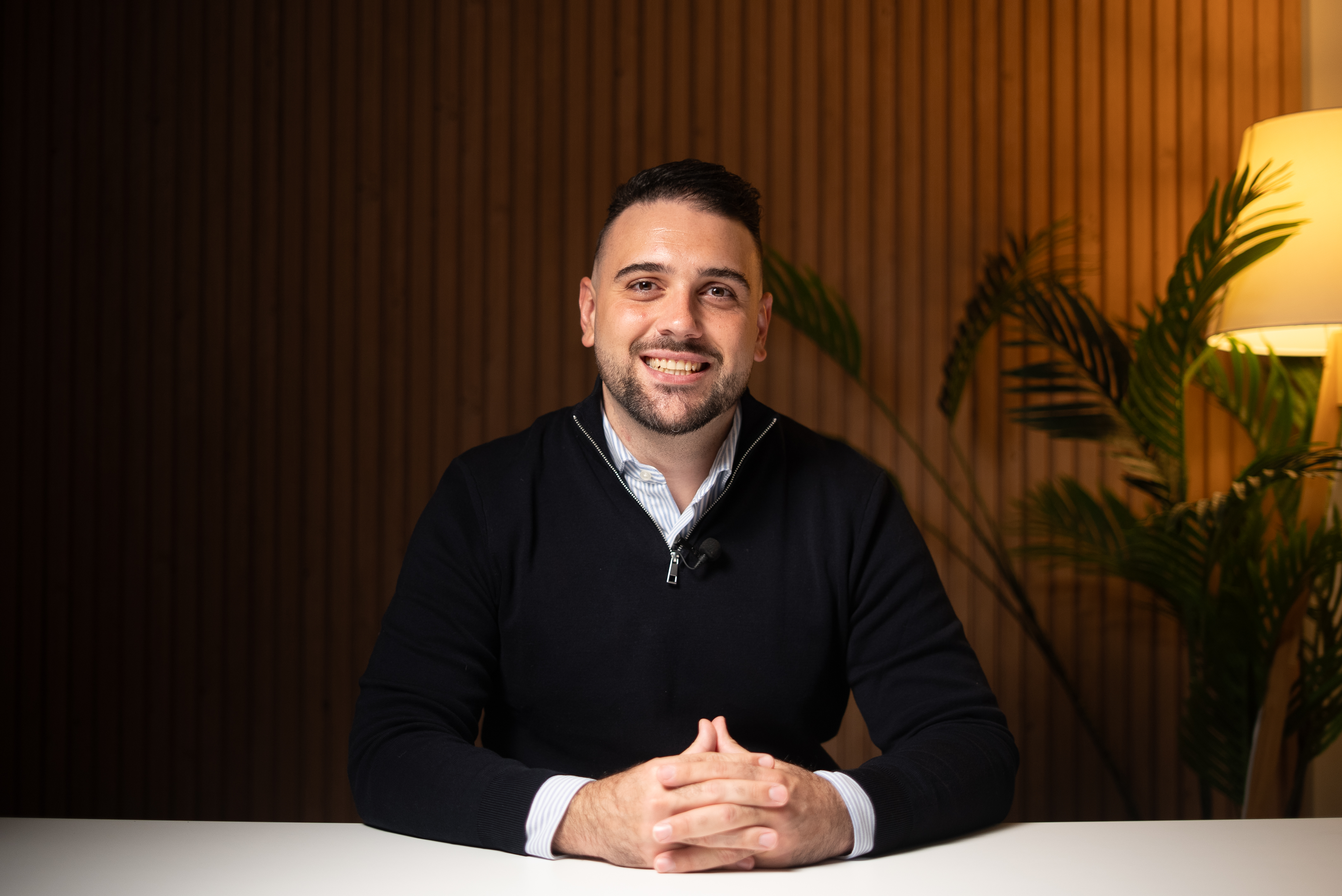 Retrato de Alberto Ortega, especialista en IA y director de Oryon