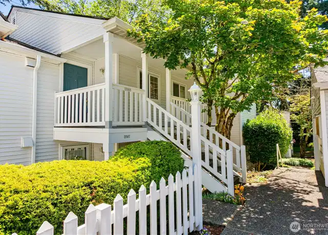 Recently sold home on SE 41st Ln, #61, Bellevue