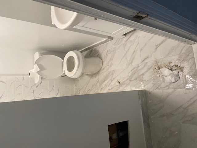 Post-Renovation Bathroom Grout Dust & Marble Tile Detailing