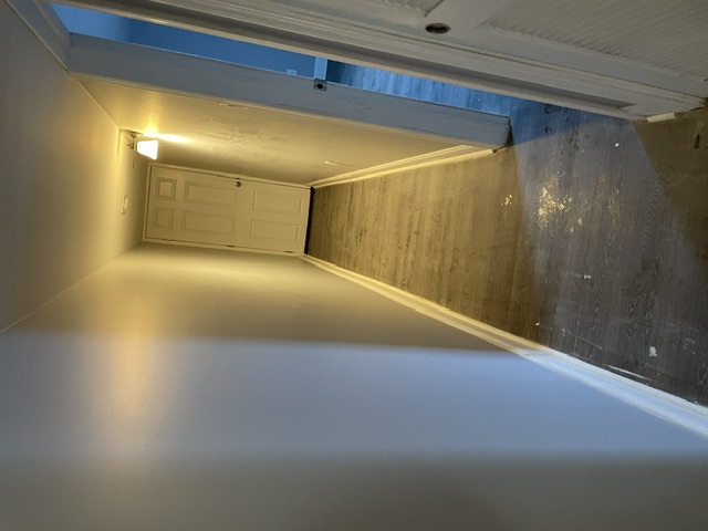 Residential Hardwood & Luxury Plank Floor Deep Polish