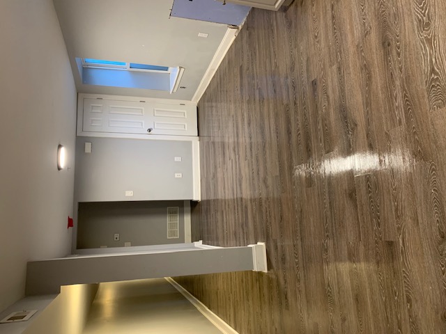 Residential Hardwood & Luxury Plank Floor Deep Polish