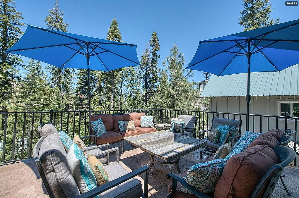 Subject property outdoor patio and seating deck at 44277 Lakeview Dr, Shaver Lake, CA 93664