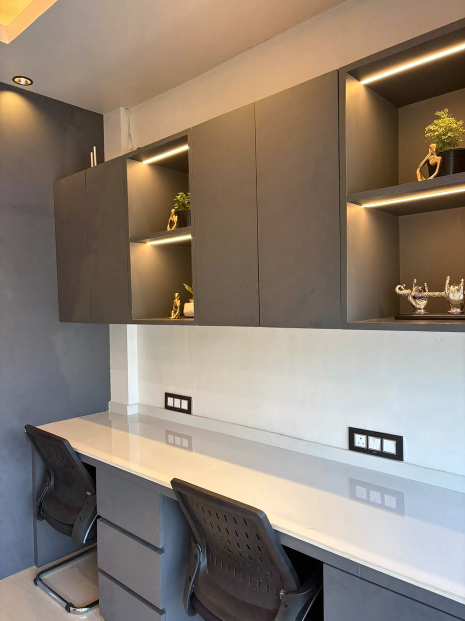Workstation area at the office of Akash Agarwalla & Co.